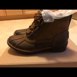 Women’s UGG brown Heather Boot sz 5